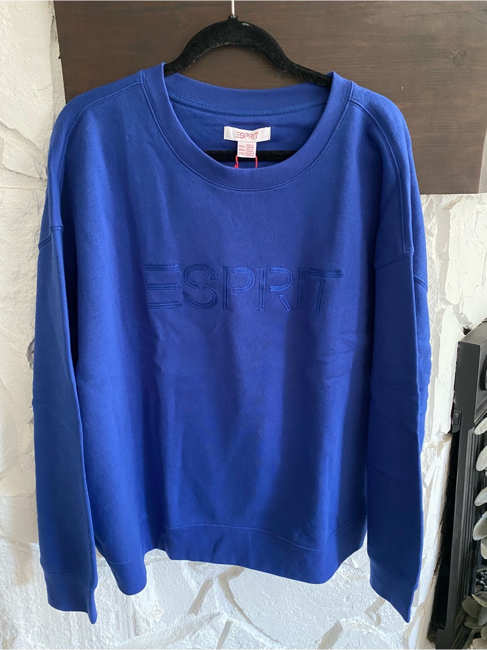 Vintage inspired ESPRIT crewneck sweater in a bold cobalt blue XXL
